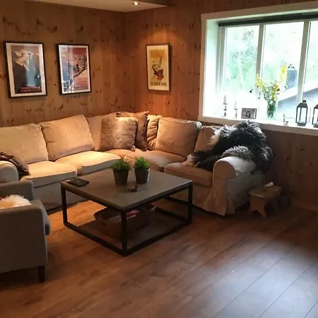 Lundvegen Apartman *
